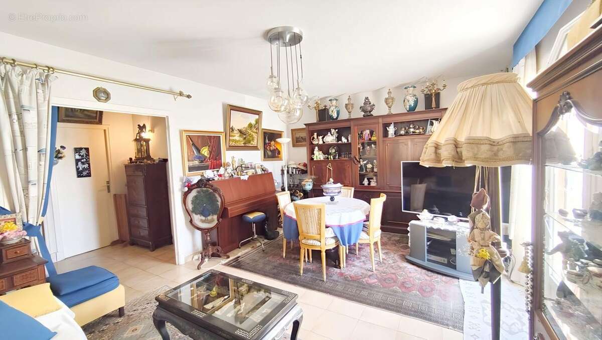 Maison à VALLAURIS