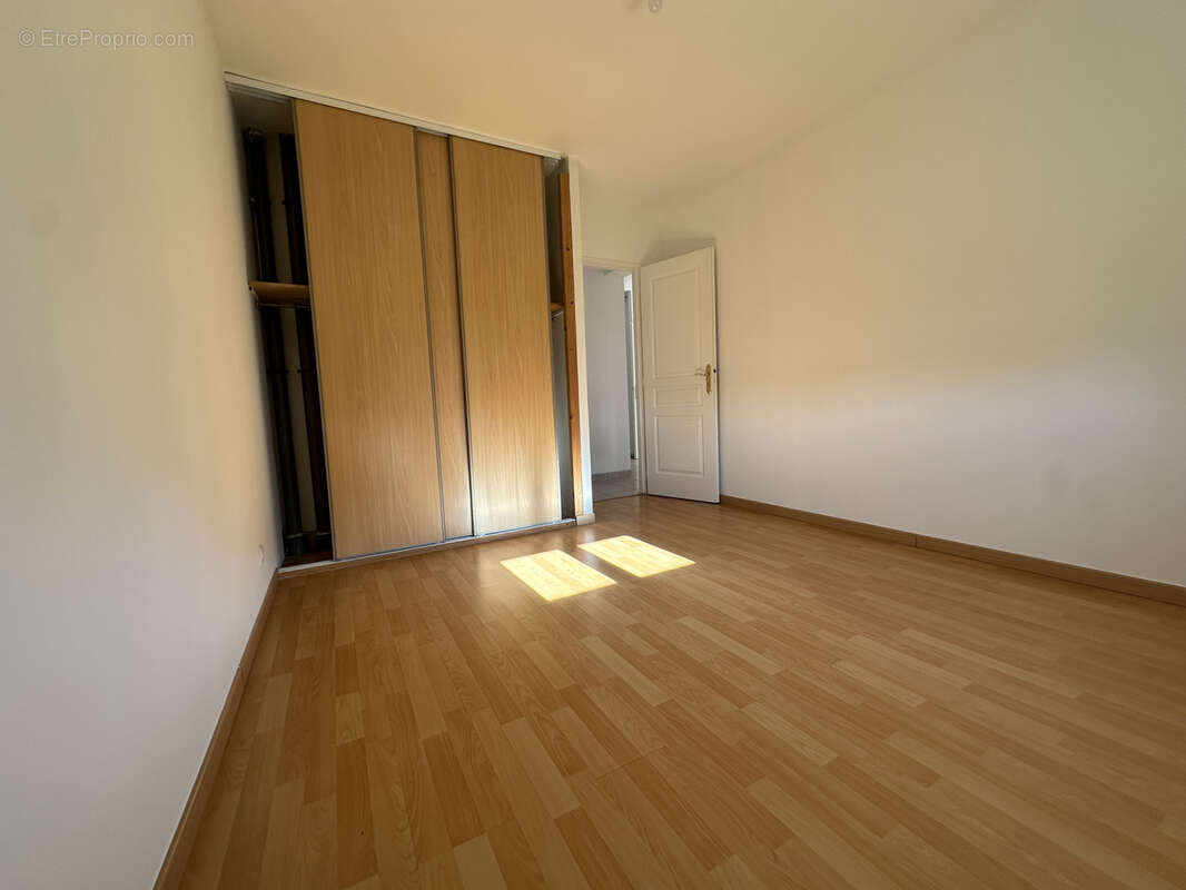 Maison a varzay - photo 12