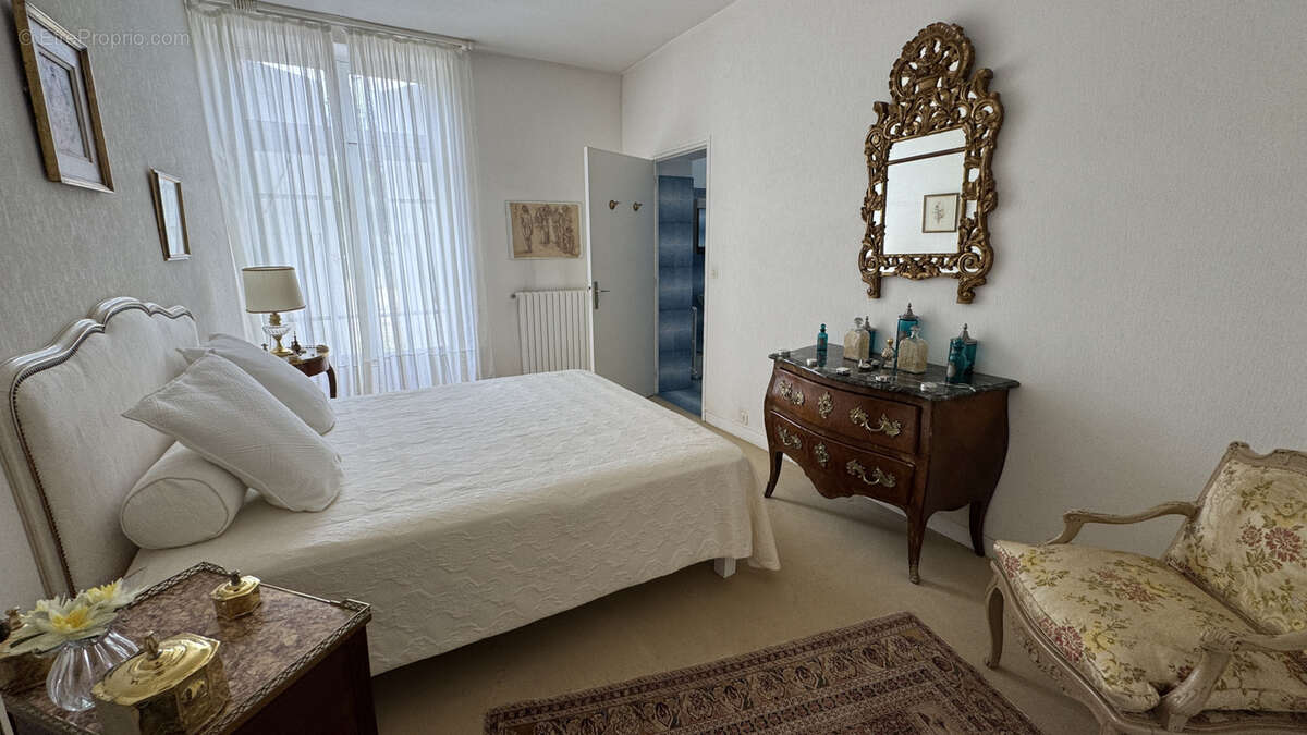 Maison de charme à vendre   Proche du Golf de Campagne à Nîmes - photo 7