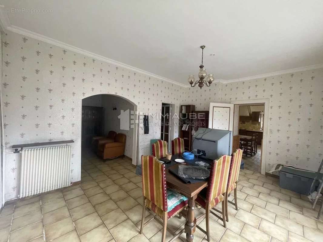 Maison à MARIGNY-LE-CHATEL