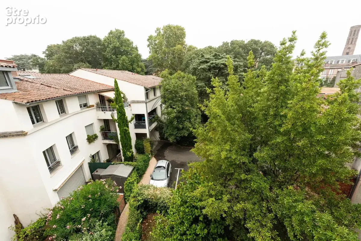 Toulouse centre — appartement de grand standing de 102 m² — vue sur jardins, climatisation et parking - photo 3