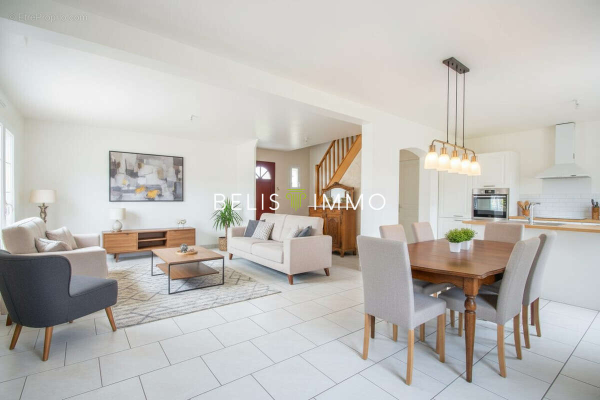 Maison à MONTLOUIS-SUR-LOIRE