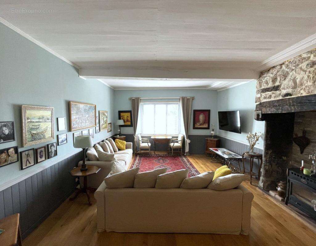 Maison à MUR-DE-BARREZ