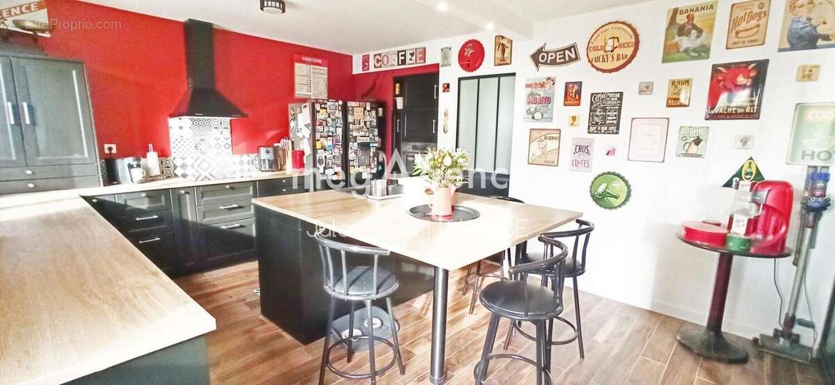 Maison à FERRIERES-EN-GATINAIS