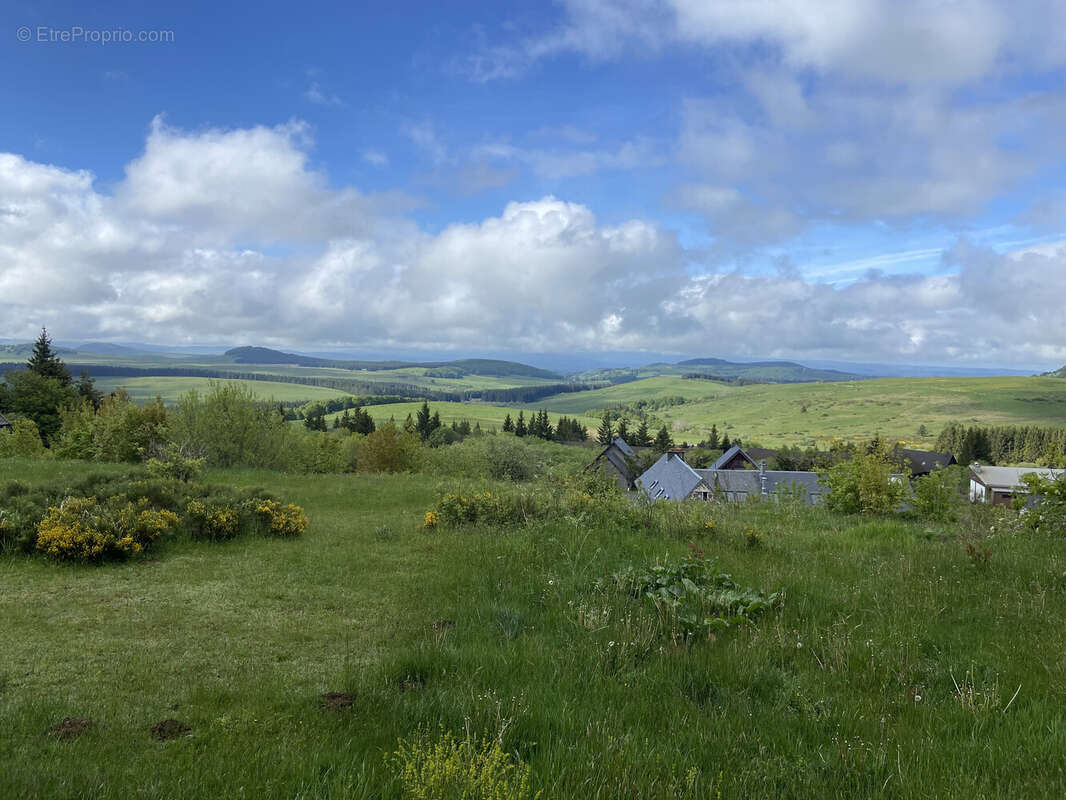 Appartement à COMPAINS