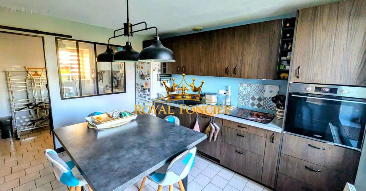 Cuisine - Maison à MANTHELAN