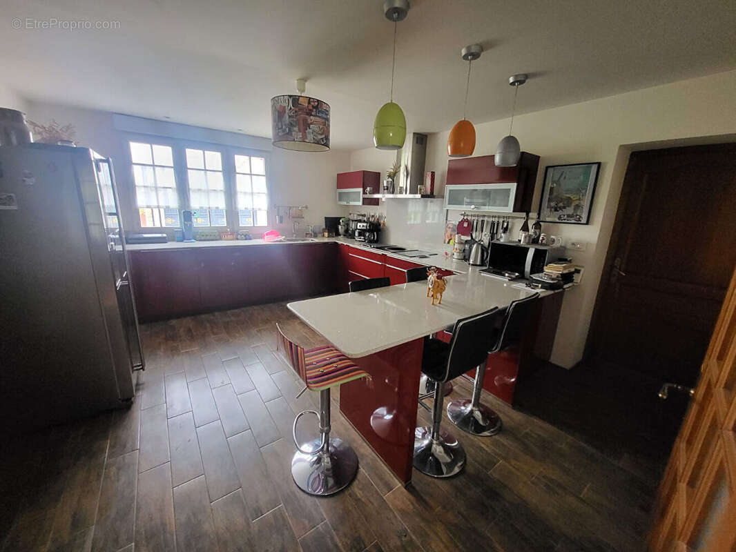 Maison à VERNOU-LA-CELLE-SUR-SEINE