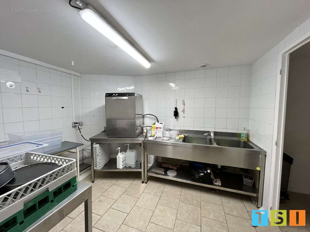 Commerce à BARBAZAN