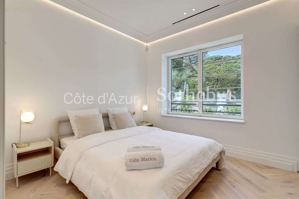 La Garoupe : Villa Art Déco 255 m² avec rooftop piscine - photo 9