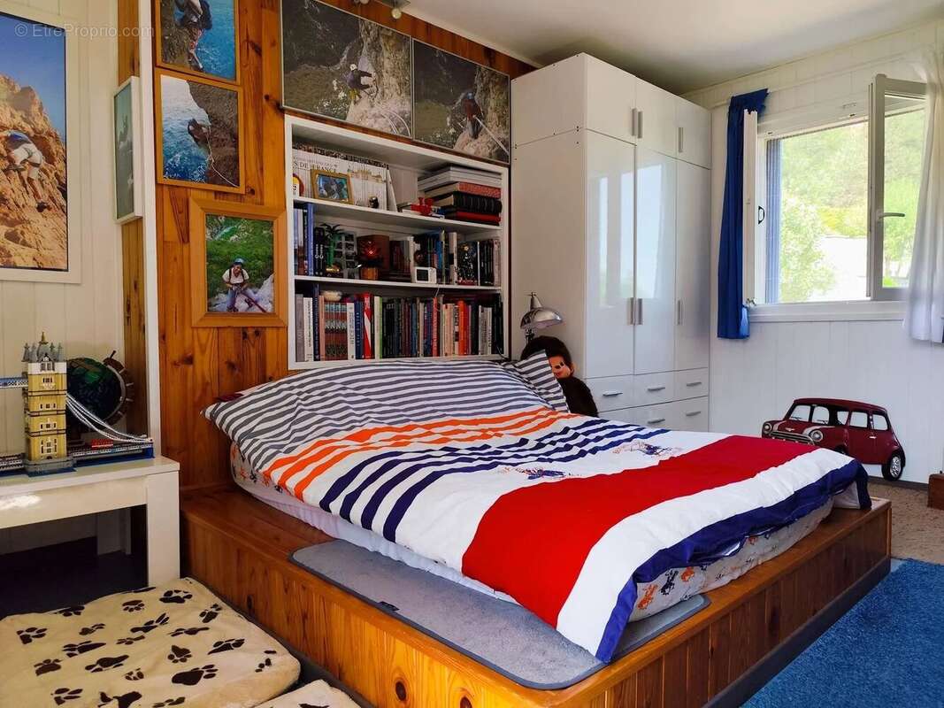 Maison à PUGET-THENIERS