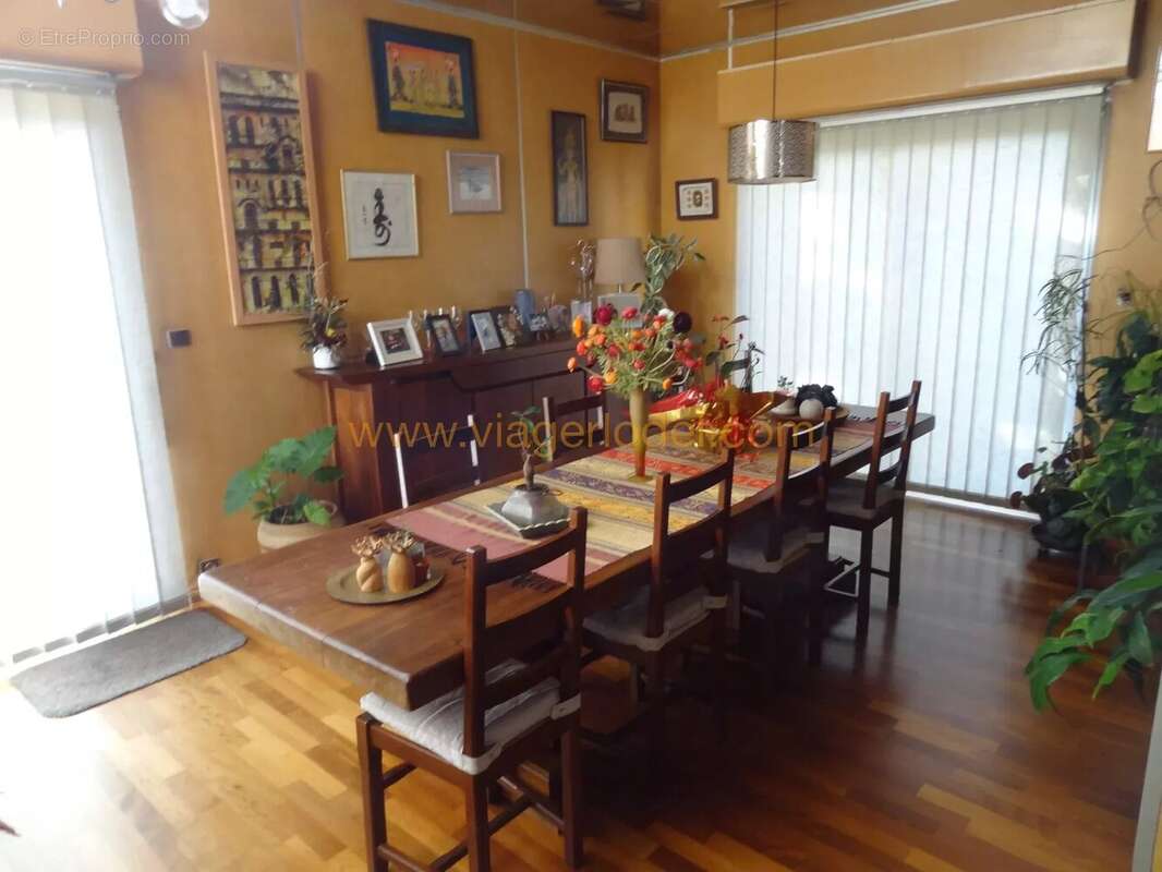 Maison à SAUX-ET-POMAREDE