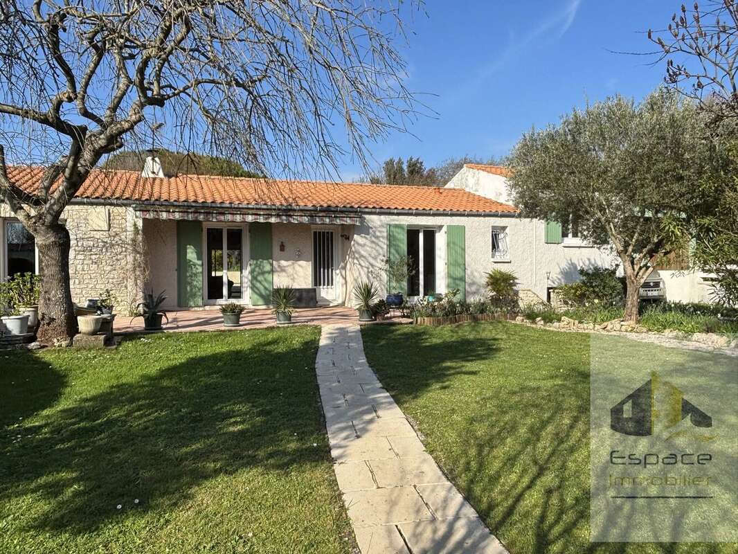 Propriété au calme à Nieul Sur Mer avec possibilité de division - photo 7