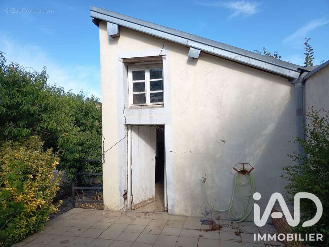 Maison 141 m² à Saint-Loup-Sur-Semouse  - photo 4