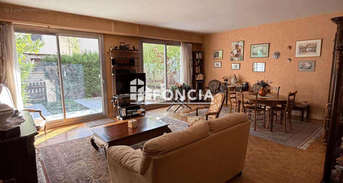 Appartement à LE VESINET