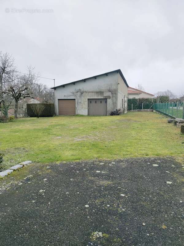 Maison à SAINT-JUNIEN