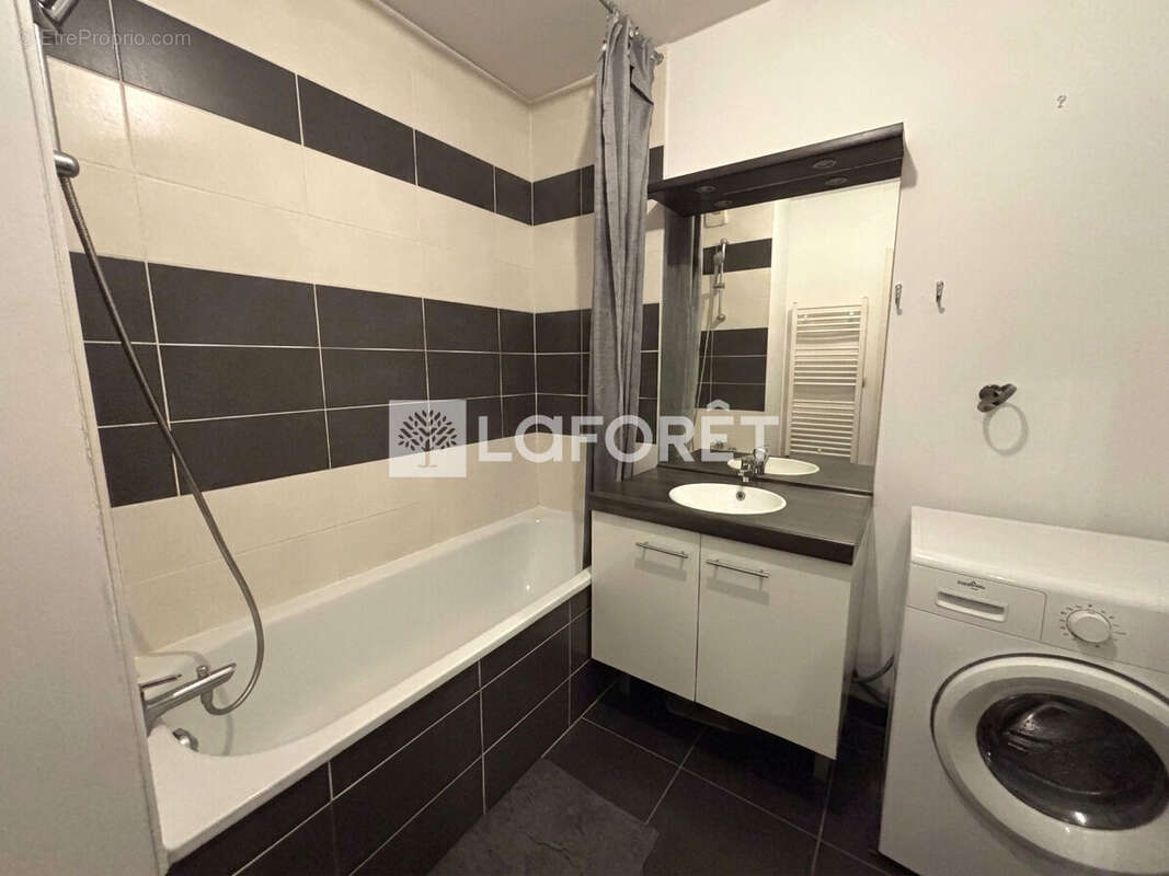 Appartement T3 en rez-de-jardin- Oullins Pierre-Bénite - photo 4