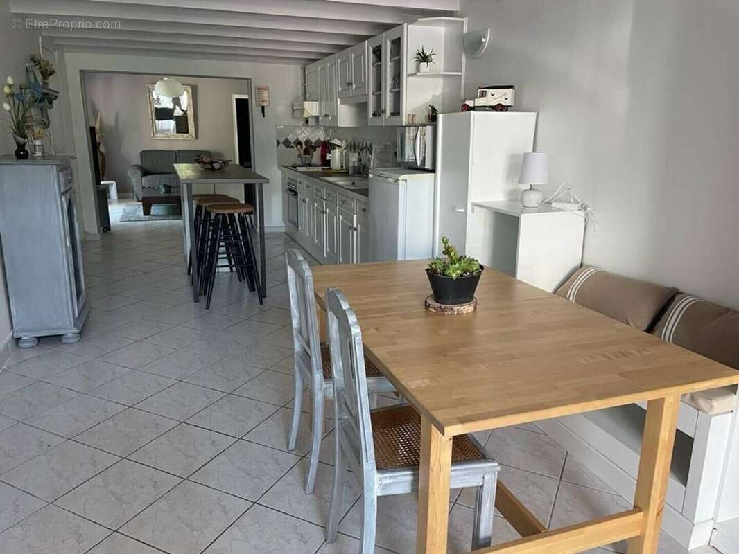 Maison à FONTCOUVERTE