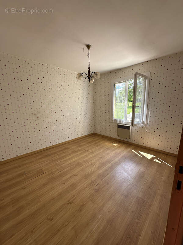 Maison à BONNES