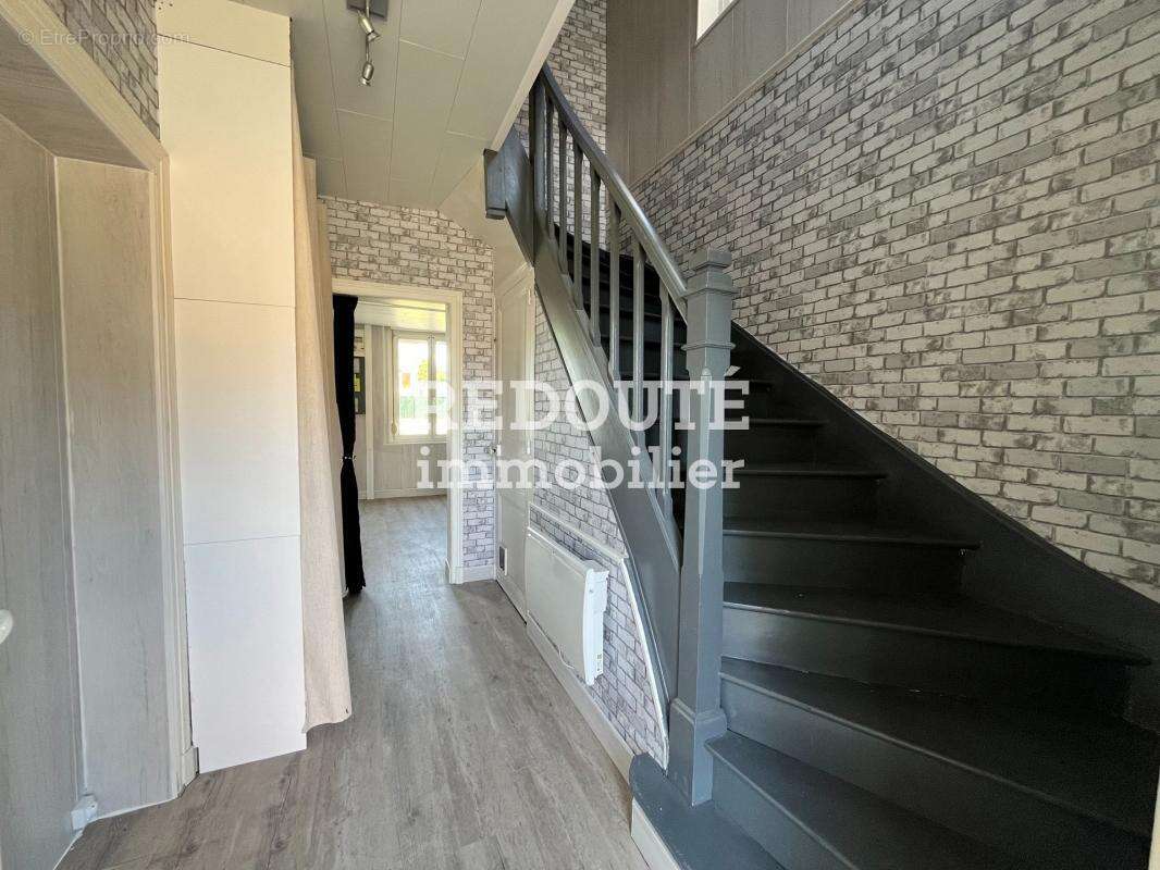 Maison à SAINT-JEAN-SUR-TOURBE