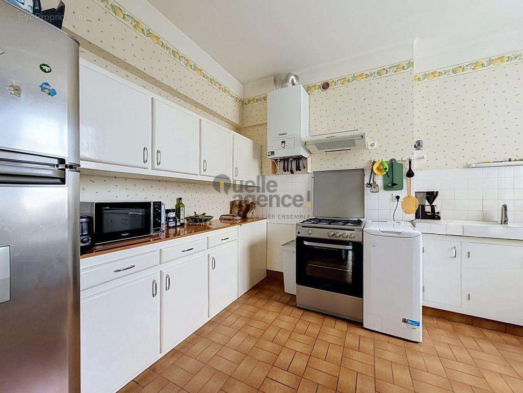 BREST HYPER-CENTRE – Appartement de caractère de 92 m² avec caves et jardin partagé - photo 3