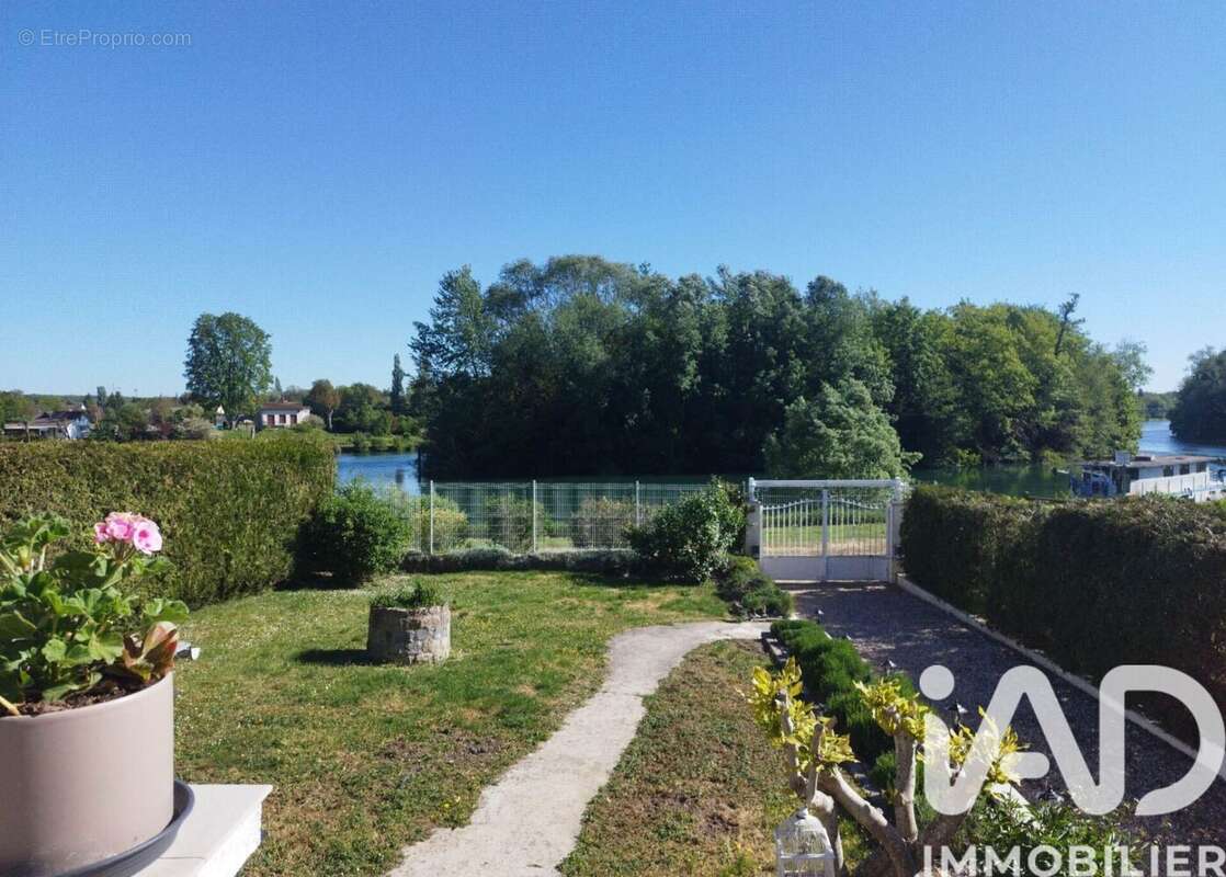 Photo 3 - Maison à SAINT-JEAN-LES-DEUX-JUMEAUX