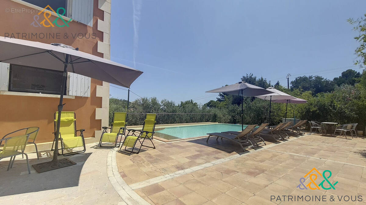 Maison 250 m² à Beaucaire  - photo 2