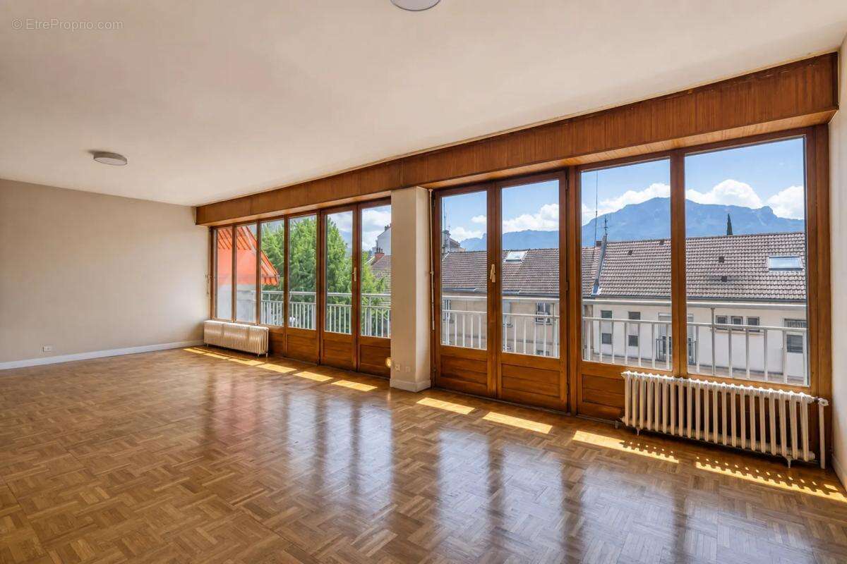 Appartement de 5 pièces de 112 m² à Grenoble - photo 3