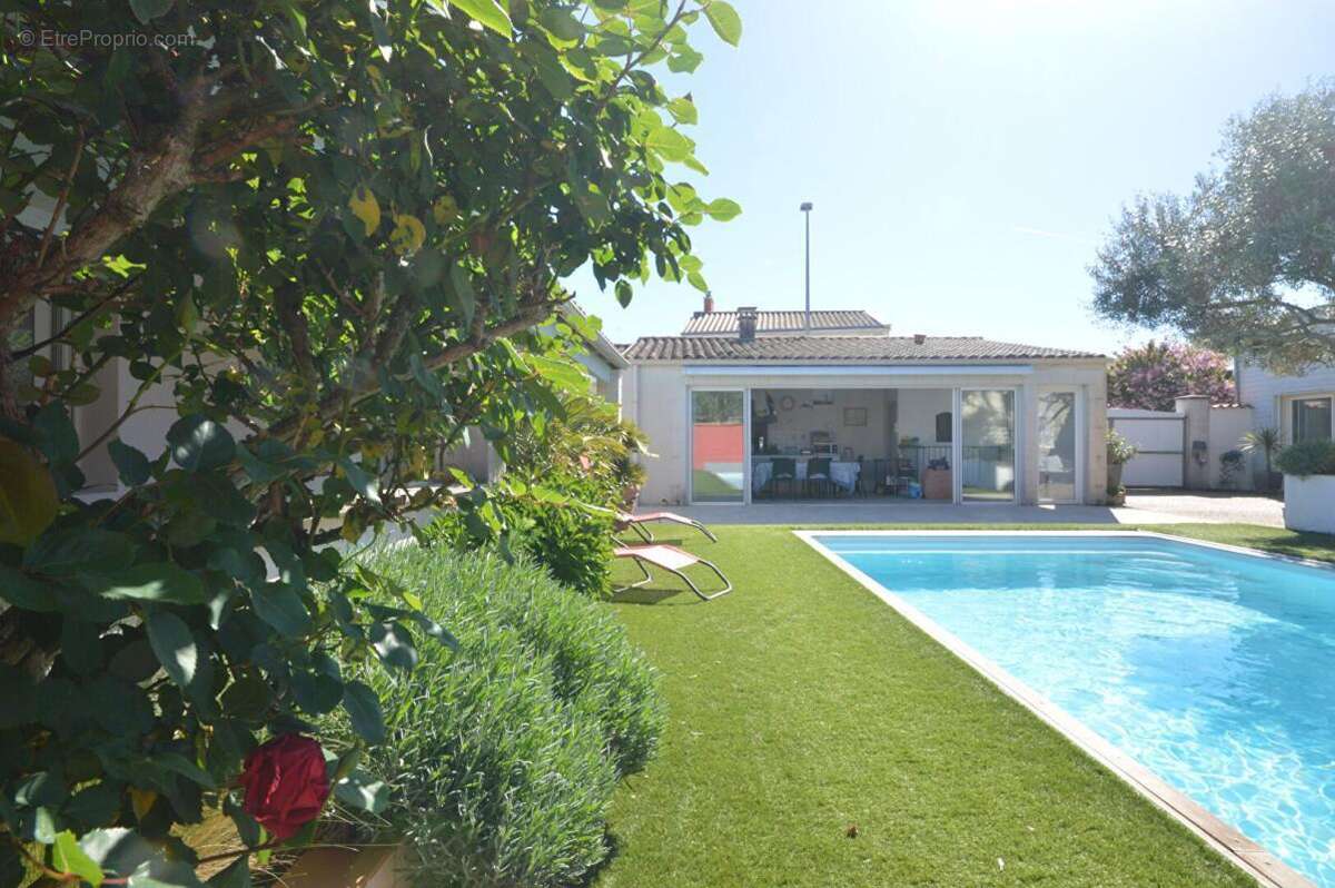Belle grande maison avec dépendances 17 LA ROCHELLE MARSILLY - photo 2