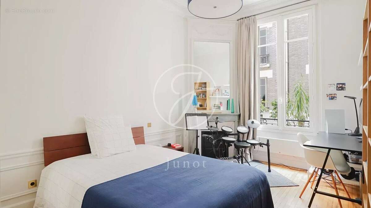 Appartement à PARIS-5E
