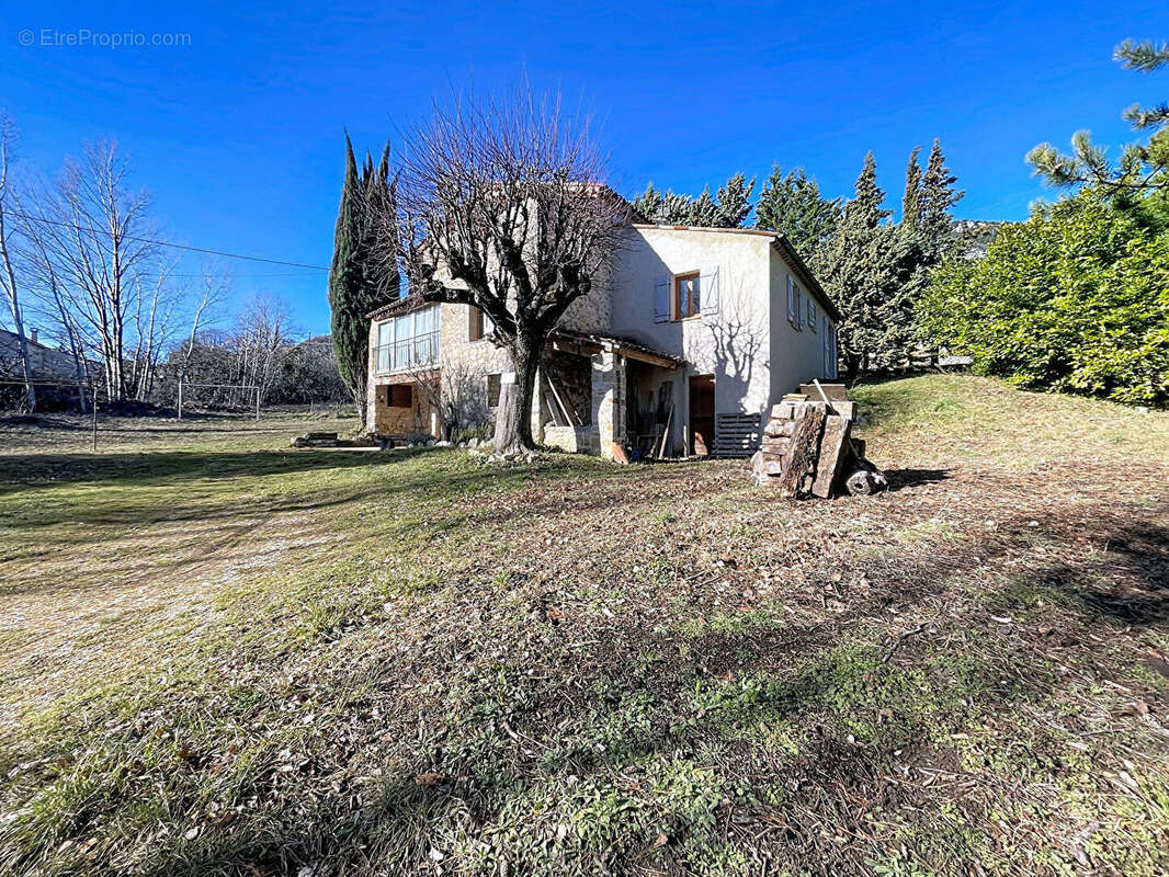 Maison à LA PALUD-SUR-VERDON