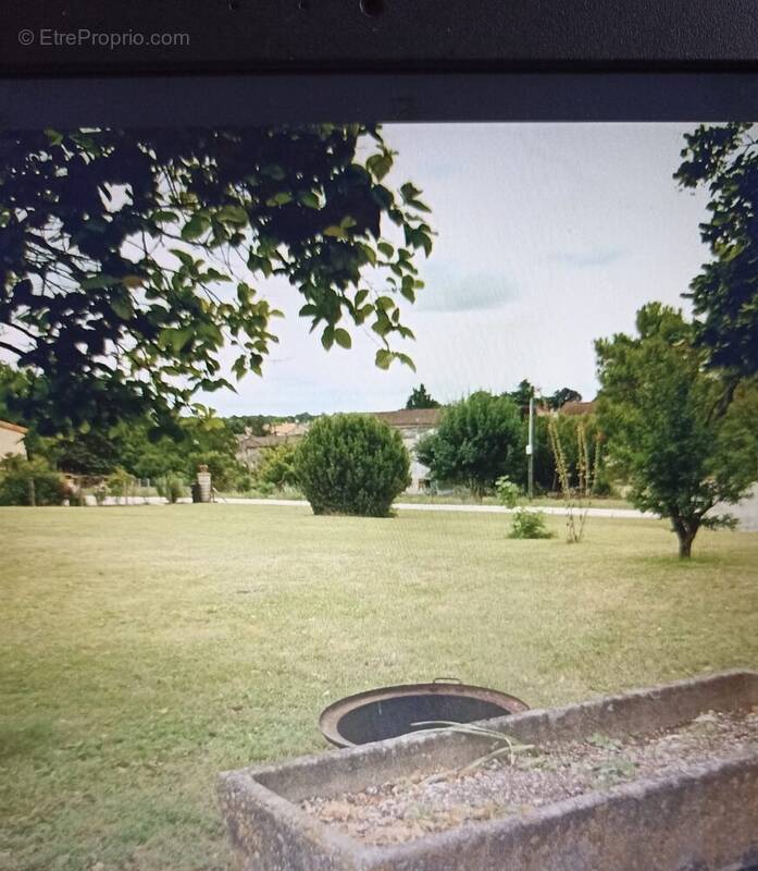 Terrain à CHEF-BOUTONNE