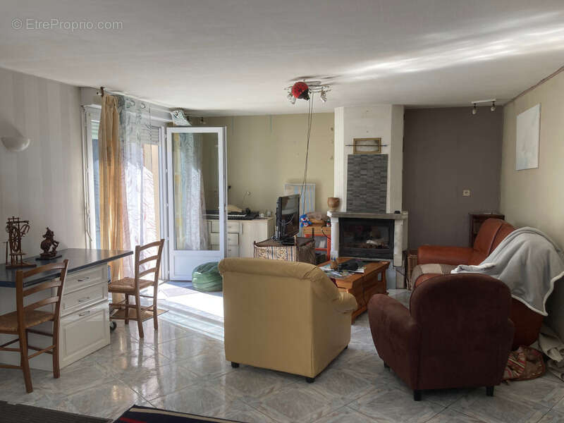 Maison à FONTCOUVERTE