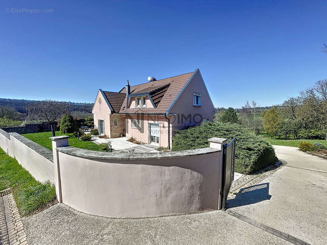 Maison à REBEUVILLE