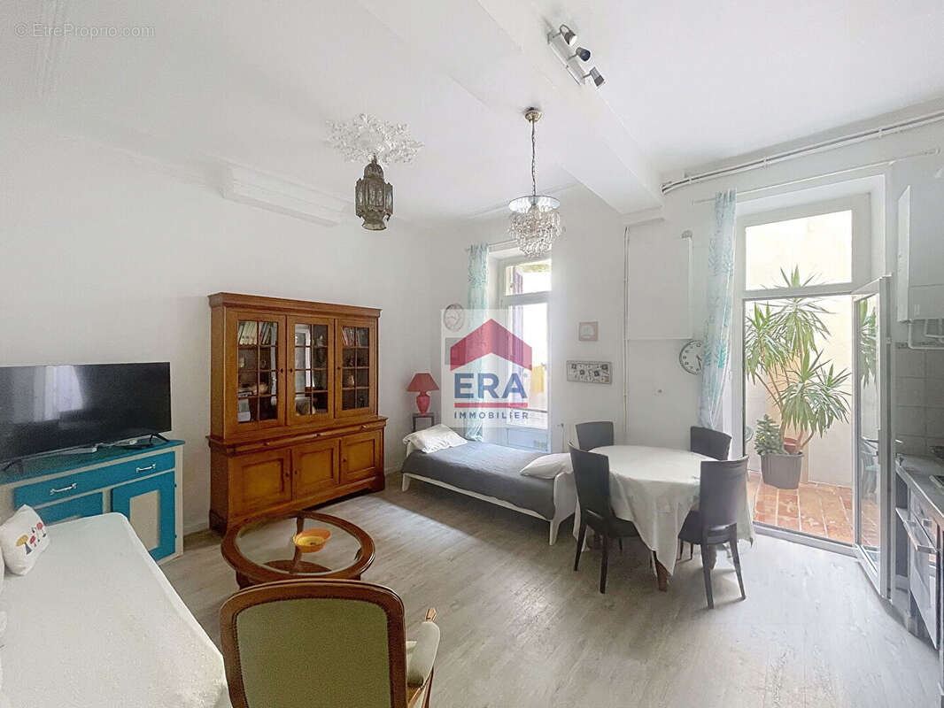Appartement à MARSEILLE-3E