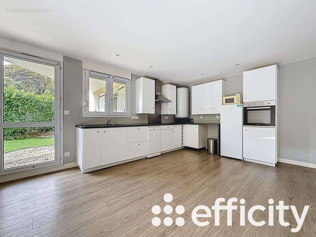 Appartement à SAINT-GENIS-LAVAL