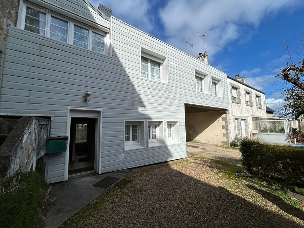 Maison à HUELGOAT