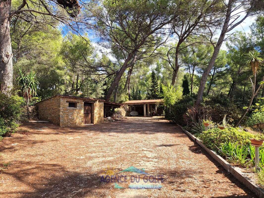 Propriété avec villa et plusieurs gîtes sur 3310 m² de terrain - photo 5