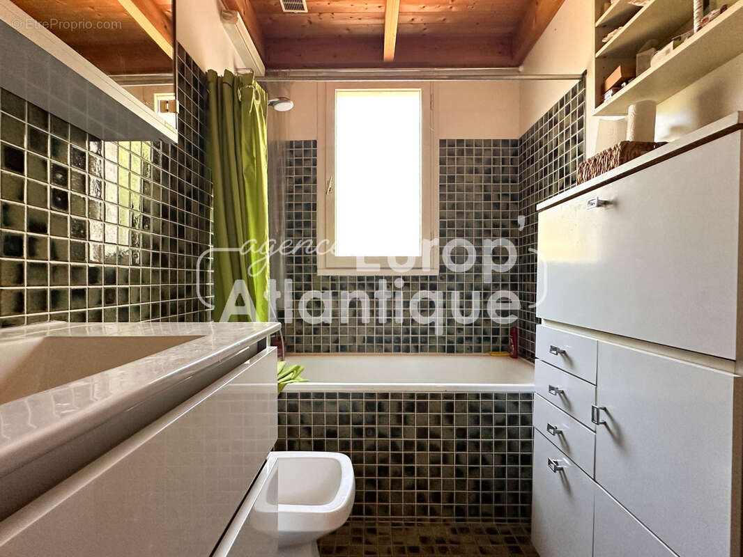 Villa avec piscine 200m2 habitables - Parc de la résidence - La Palmyre - photo 23