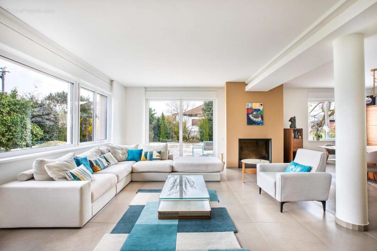 Maison 220 m² à Saint-Louis  - photo 2
