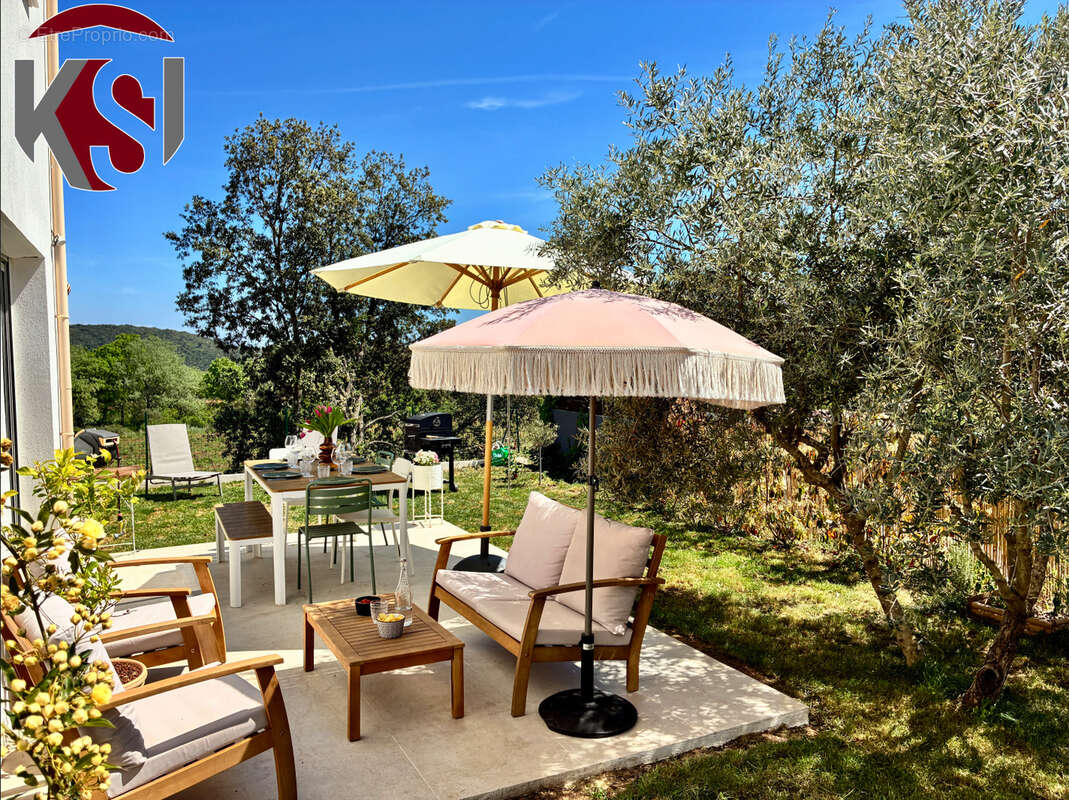 Maison à SEILLONS-SOURCE-D'ARGENS