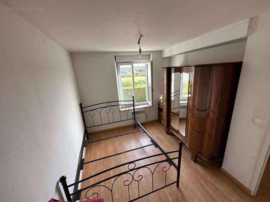 Maison à ETREAUPONT