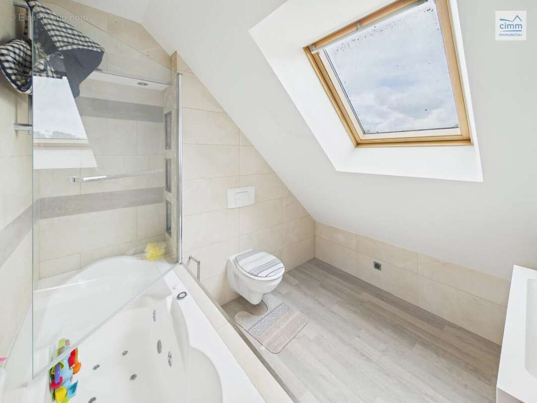Maison à LES BRULAIS