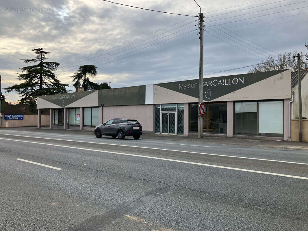 Commerce à CHASSENEUIL-DU-POITOU