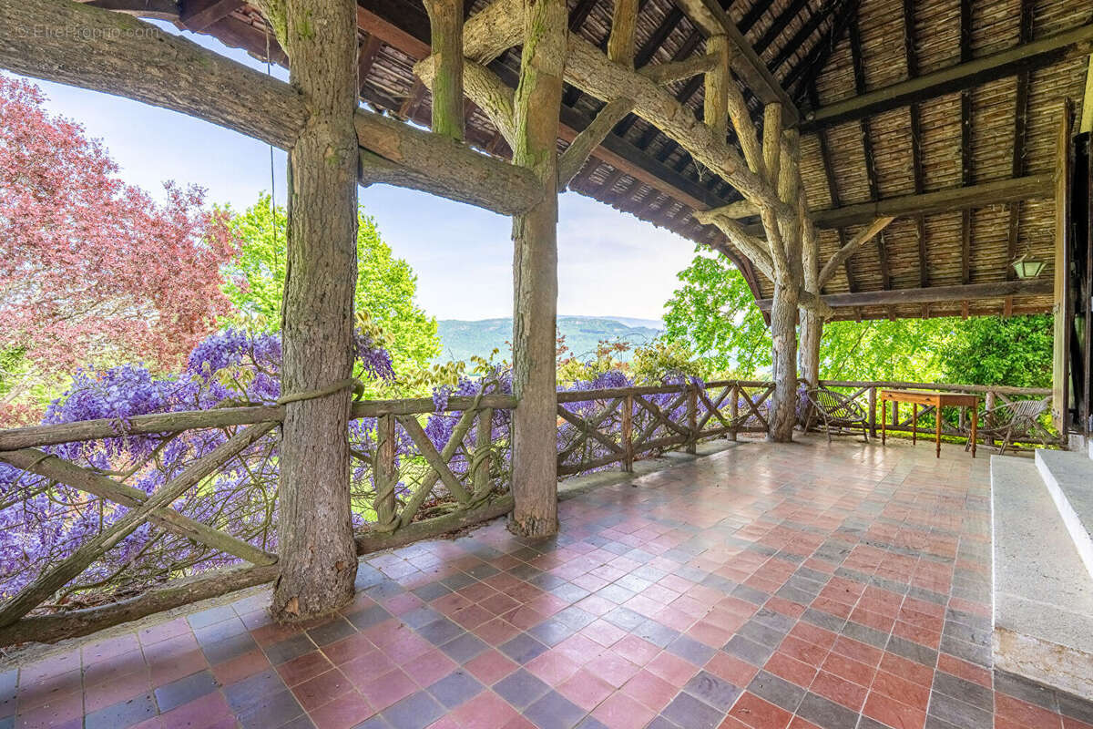 Maison à PEYRIEU
