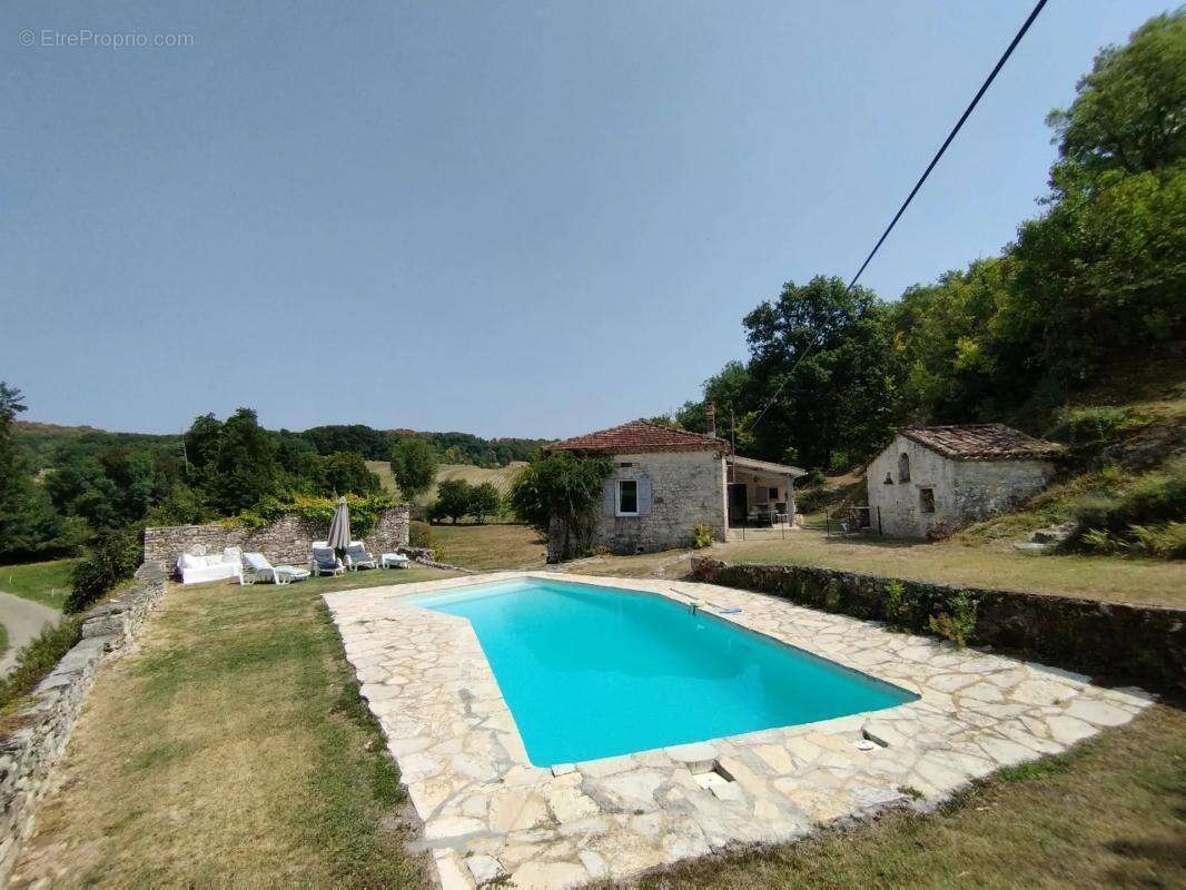 Maison à CASTELNAU-MONTRATIER