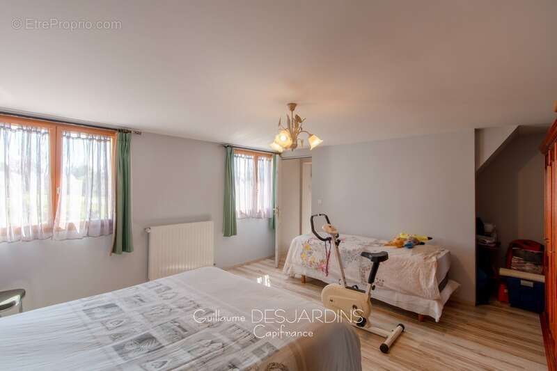 Maison à AUBRY-LE-PANTHOU