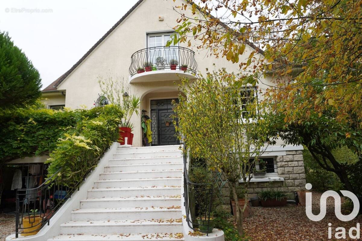 Photo 1 - Maison à LE PLESSIS-TREVISE