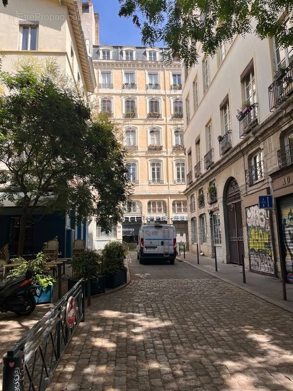 Commerce à LYON-1E