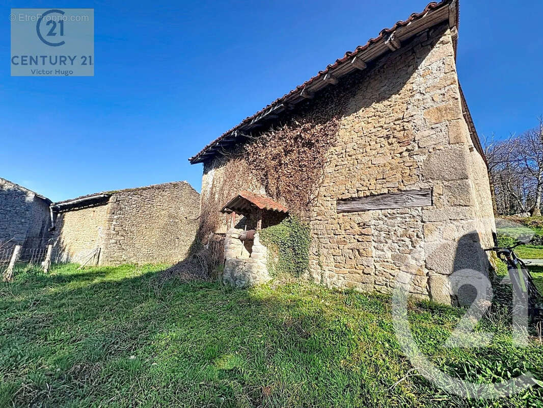 Maison à COMPREIGNAC