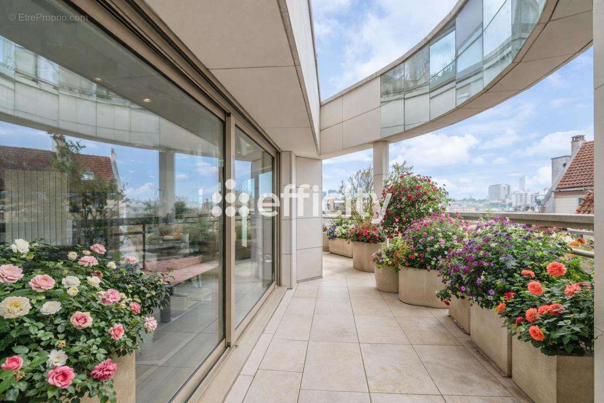 Appartement à LEVALLOIS-PERRET